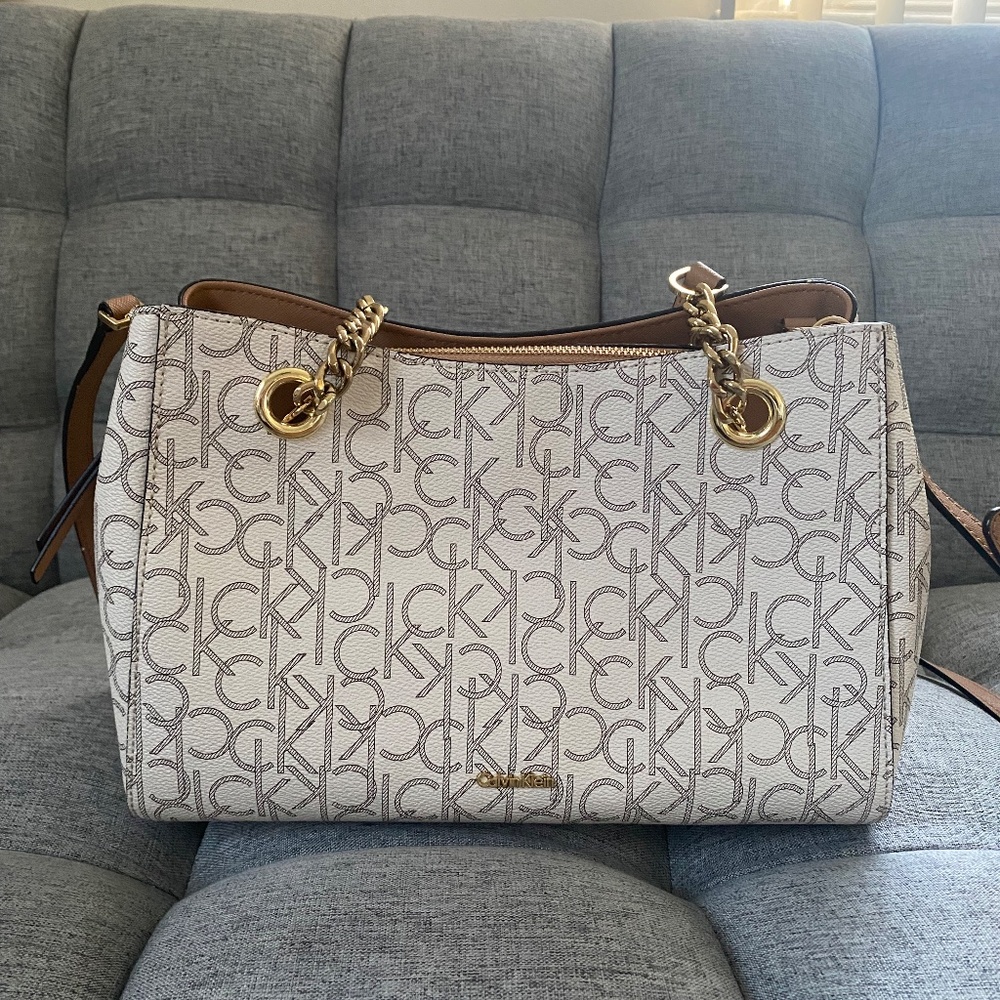 Calvin Klein print handbag, Color: Neutral
